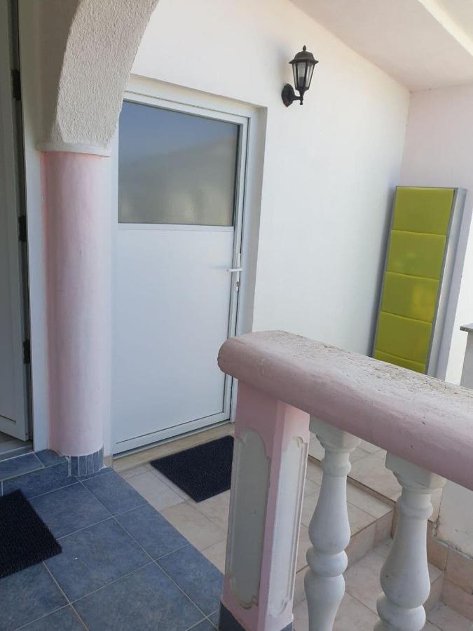 Villa 2 Swans Peroj Exterior photo