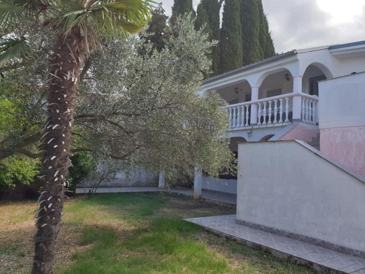 Villa 2 Swans Peroj Exterior photo