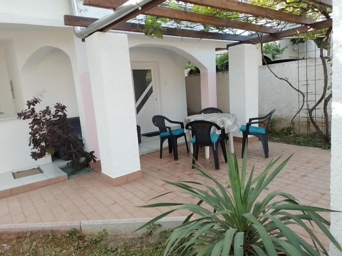 Villa 2 Swans Peroj Exterior photo
